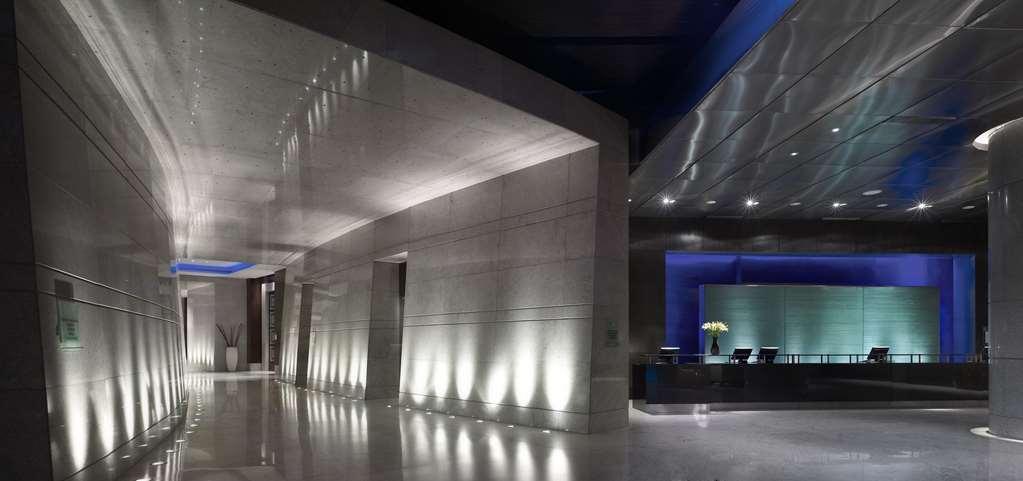 Hyatt Regency Mumbai International Airport Hotel Interior photo